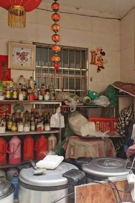 万佐成、熊庚香人物素材封面