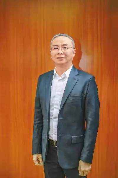 谢军人物素材封面